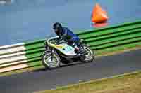 Vintage-motorcycle-club;eventdigitalimages;mallory-park;mallory-park-trackday-photographs;no-limits-trackdays;peter-wileman-photography;trackday-digital-images;trackday-photos;vmcc-festival-1000-bikes-photographs